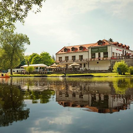 Hotel Ostende Chocerady Ngoại thất bức ảnh