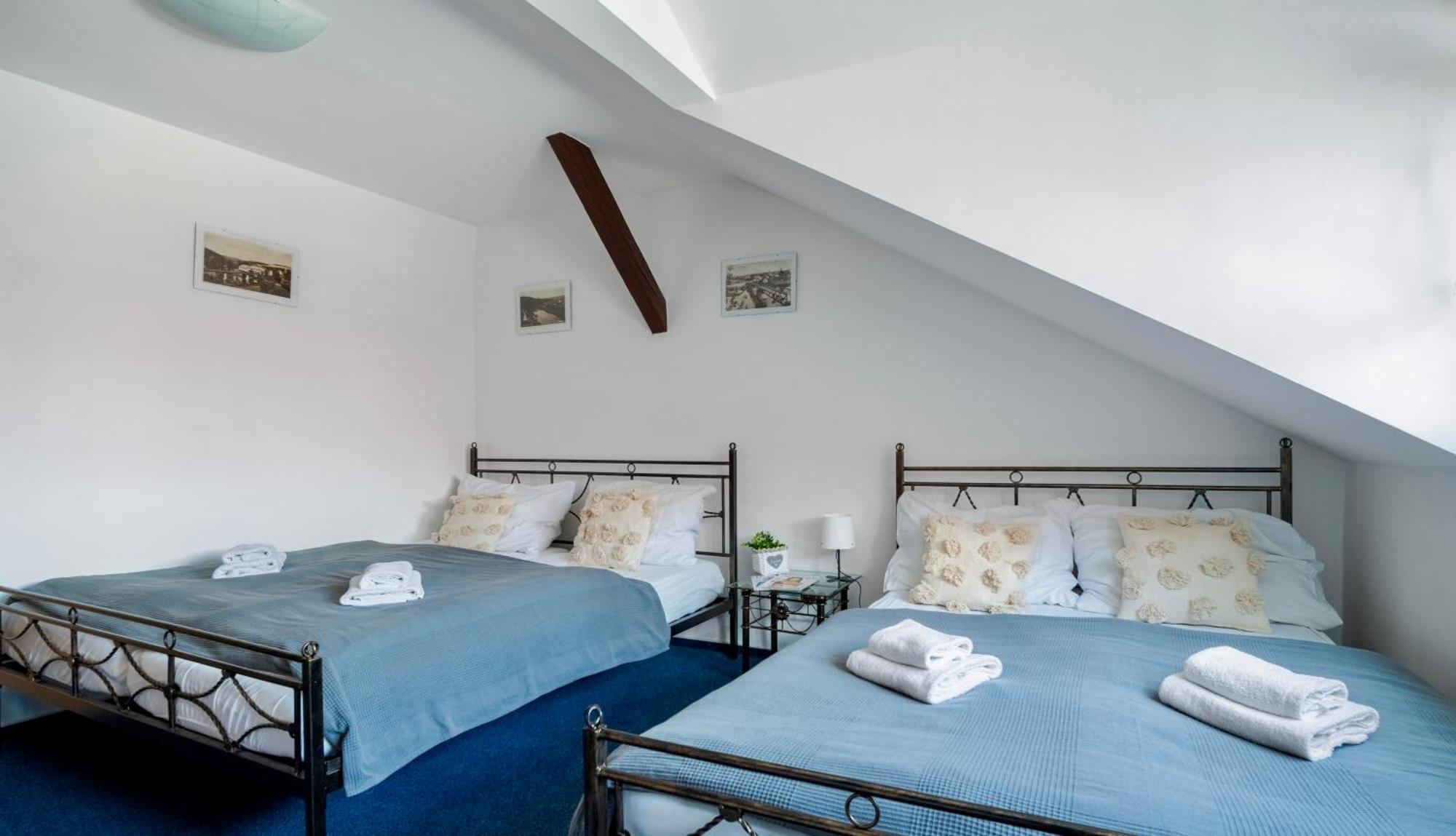 Hotel Ostende Chocerady Ngoại thất bức ảnh