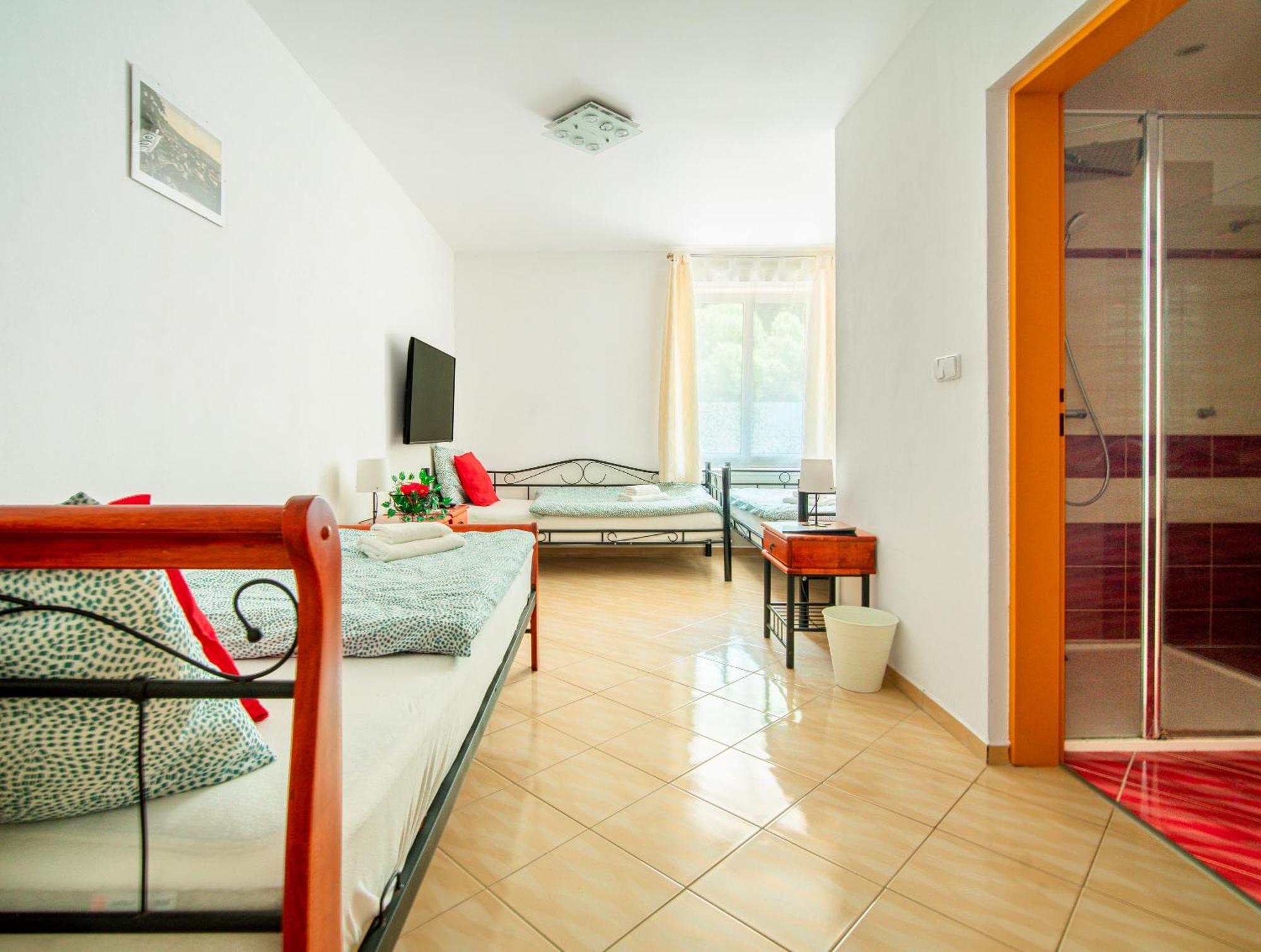 Hotel Ostende Chocerady Ngoại thất bức ảnh