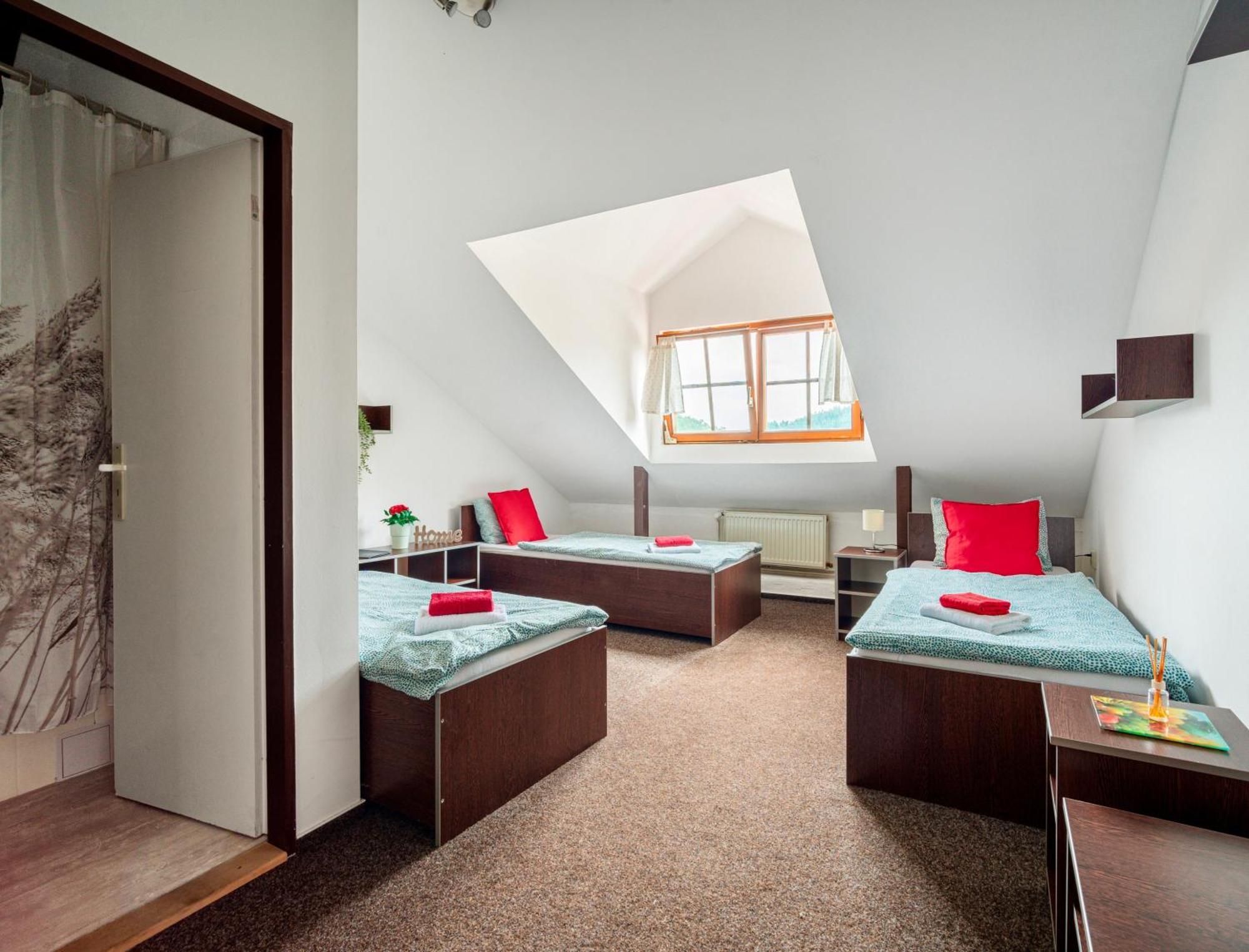 Hotel Ostende Chocerady Ngoại thất bức ảnh