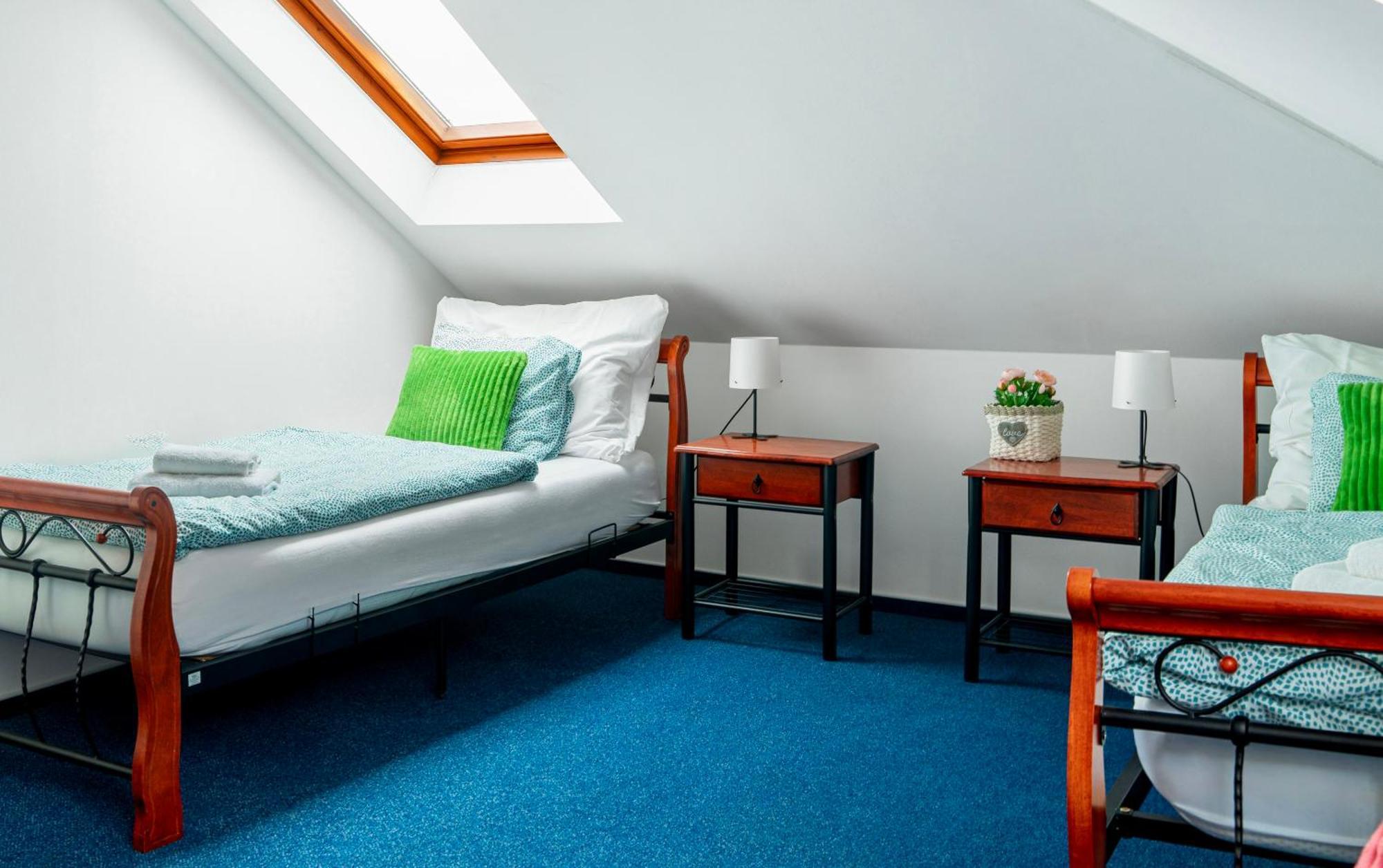 Hotel Ostende Chocerady Ngoại thất bức ảnh