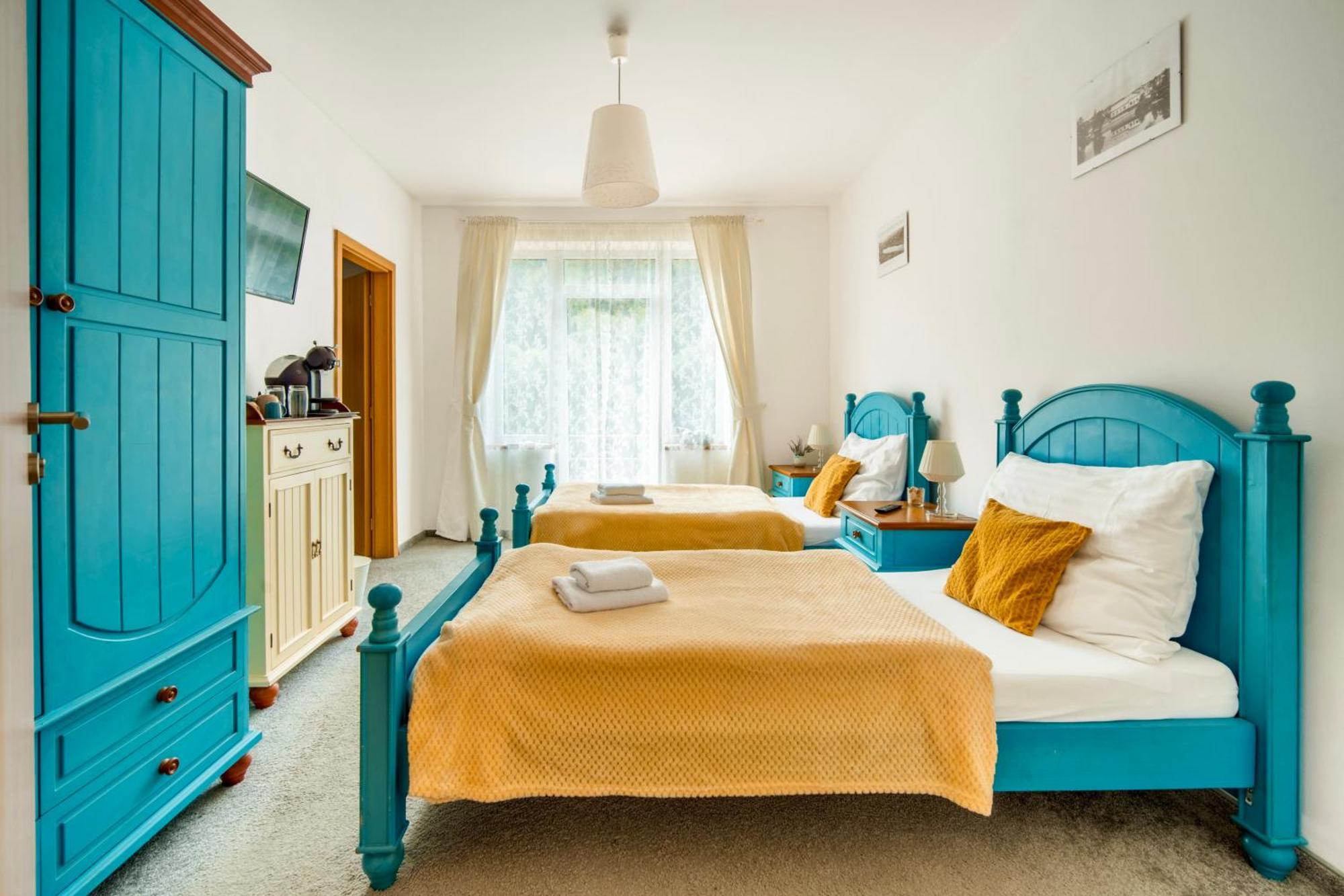 Hotel Ostende Chocerady Ngoại thất bức ảnh