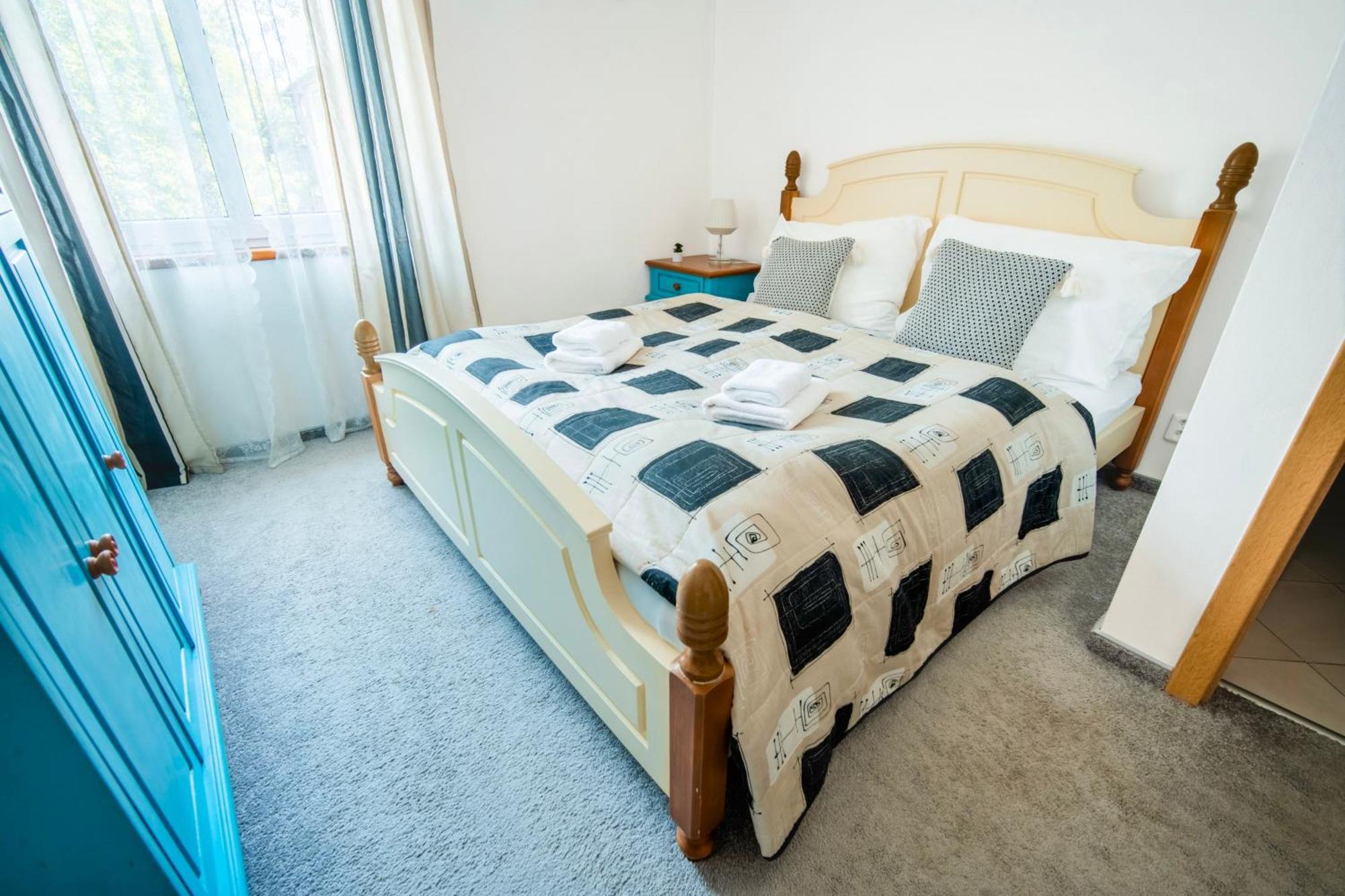Hotel Ostende Chocerady Ngoại thất bức ảnh